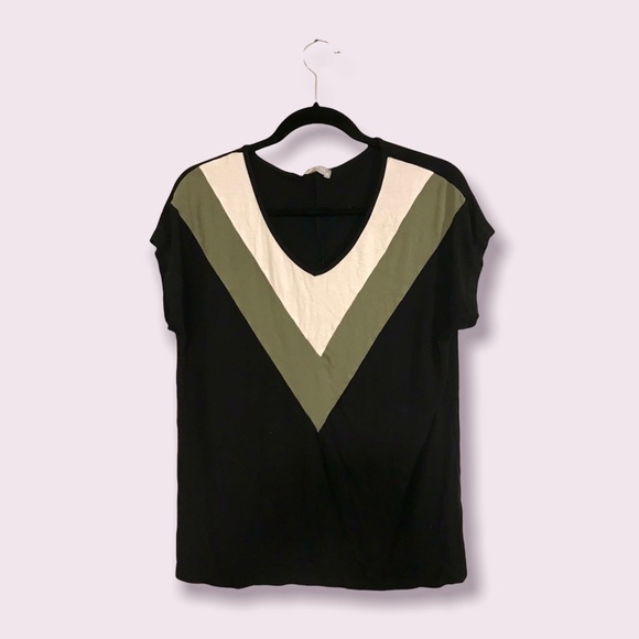 🌟SALE 2/$10.00‼️ MILAN KISS Women’s Black/Olive Color Block Tee size M - Picture 1 of 8